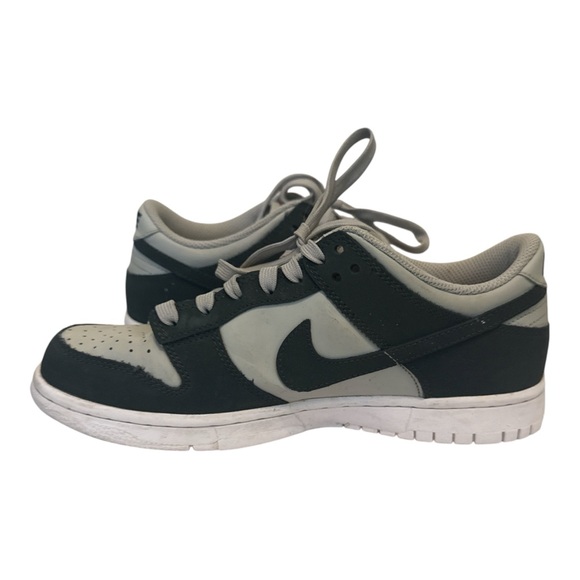 Nike Kids Court Borough 6.5Y Black Gray Sneakers Low Tops Lace Up - Picture 4 of 6